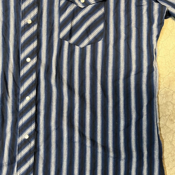 Vintage wrangler pearl snap button down - Picture 3 of 8